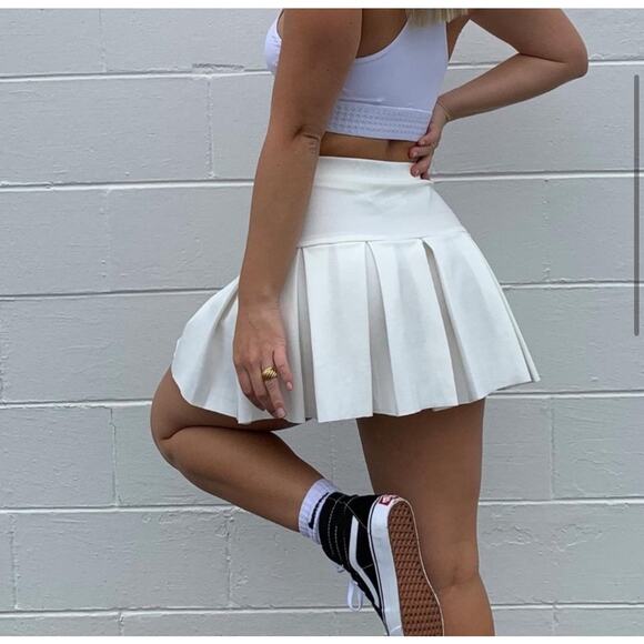 LIONESS Rescue Me Pleat Mini Skirt Sz L - Picture 2 of 5